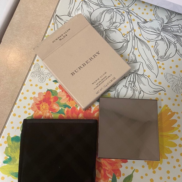 Burberry Warm Glow Bronzer- Summer Glow No. 04 - Picture 3 of 5